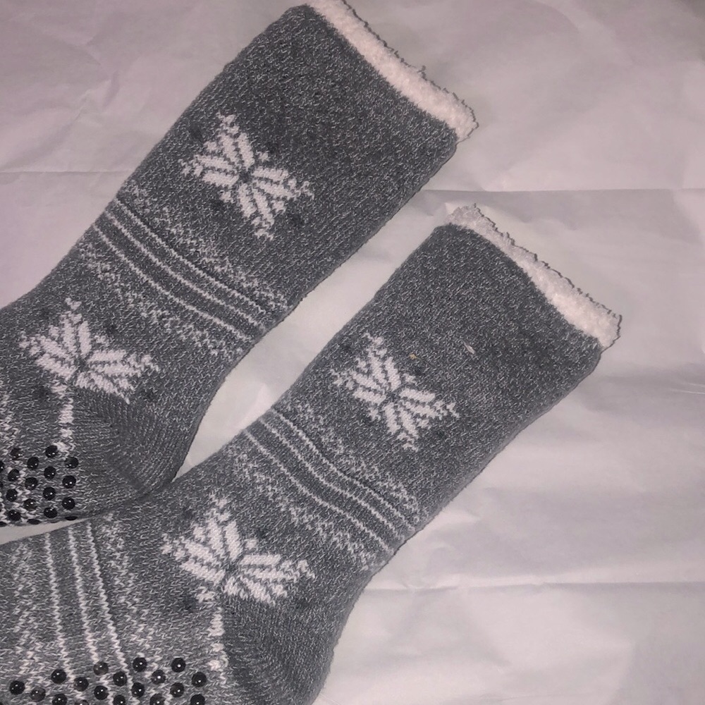 Gray Winter Patterned Socks - Picture 3 of 4
